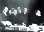 1930 – İstanbul Üniversitesi’nin ziyaret defterine izlenimlerini yazarken