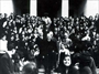 1931 – İzmir Kız Lisesi’nden ayrılırken öğretmen ve öğrencilerle
