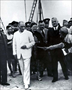 1935 – Kılıç Ali, Salih Bozok ve Âfet İnan’la Florya’da inşaatta inceleme yaparken bir vatandaş dileğini iletiyor