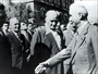 1936 – Ankara’ya dönecek olan Başbakan İnönü, Karaköy rıhtımında Atatürk’e ve Şükrü Kaya’ya vedâ ediyor