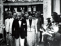 1937 – II. Türk Tarih Kongresi’ne katılanlar onuruna Beylerbeyi Sarayı’nda verilen çaya gelirken