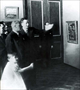 1937 – Dolmabahçe Sarayı’nın bir bölümünde açılan ilk devlet resim ve heykel müzesini gezerken ressam İbrahim Çallı’dan bilgi alıyor